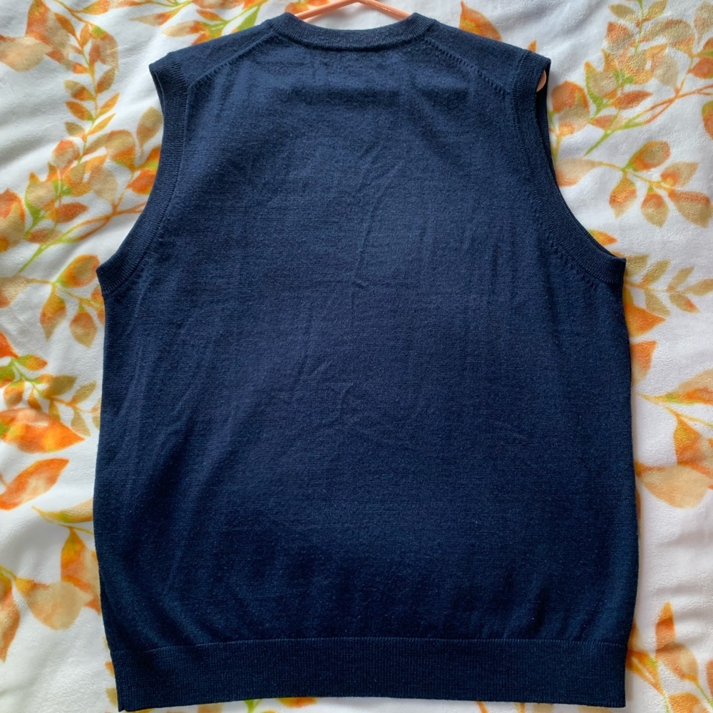 Turnbury Merino Wool Sweater Vest - Picture 4 of 4
